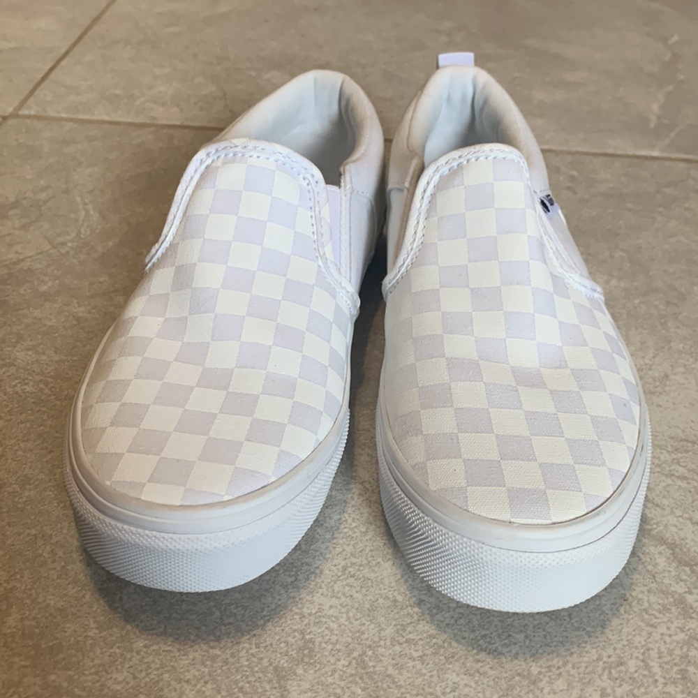 Girl’s White Vans LIKE NEW - Picture 4 of 10